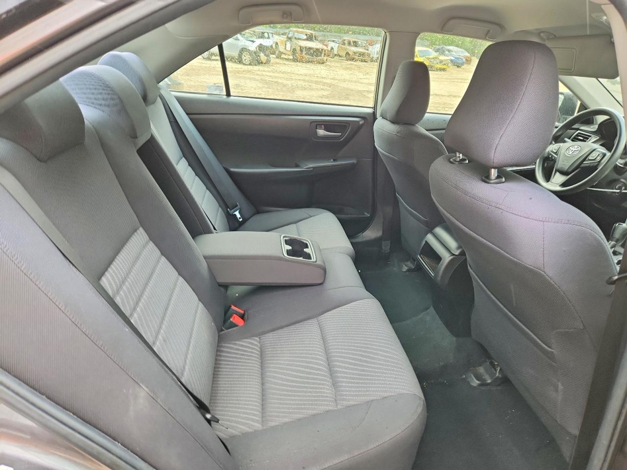 2016 TOYOTA CAMRY LE photo 19
