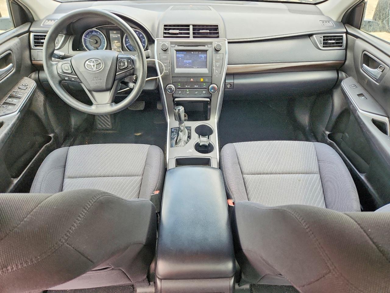 2016 TOYOTA CAMRY LE photo 15