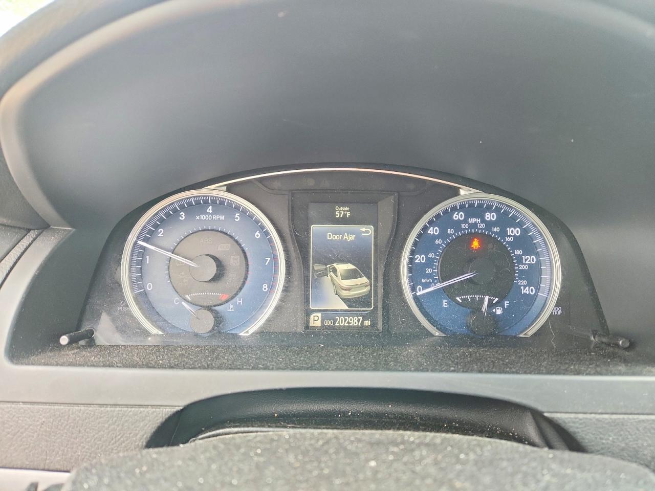 2016 TOYOTA CAMRY LE photo 17