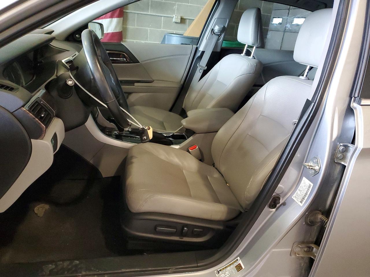2017 HONDA ACCORD EXL photo 13