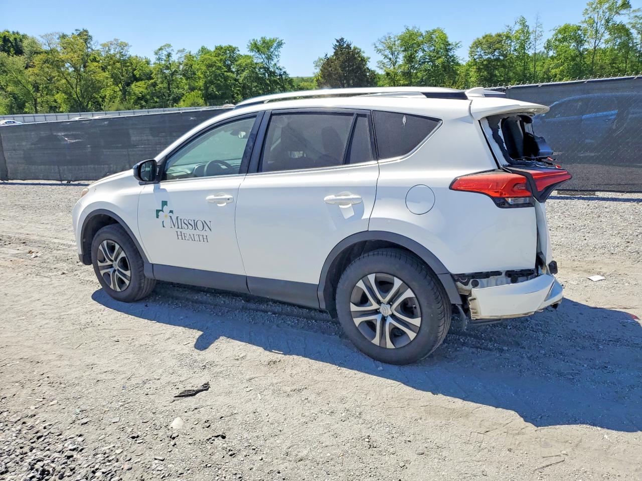 2017 TOYOTA RAV4 LE photo 4