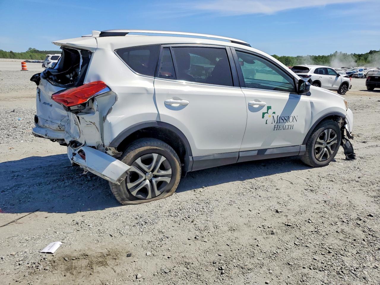 2017 TOYOTA RAV4 LE photo 7