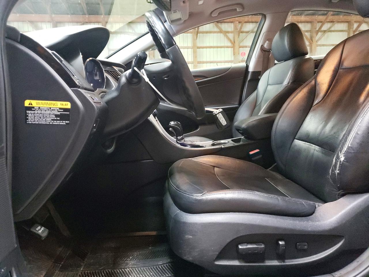 2013 HYUNDAI SONATA SE photo 19