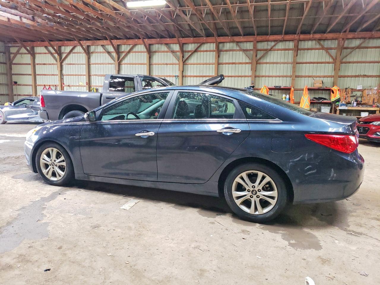 2013 HYUNDAI SONATA SE photo 4