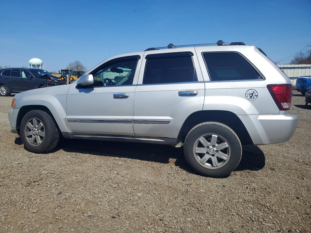 2010 JEEP GRAND CHEROKEE photo 3