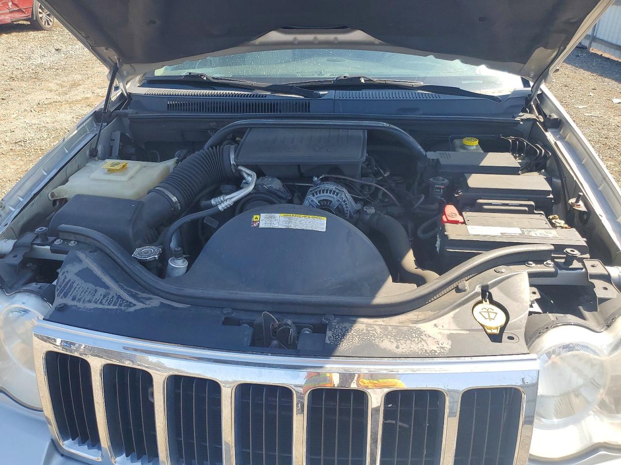 2010 JEEP GRAND CHEROKEE photo 23