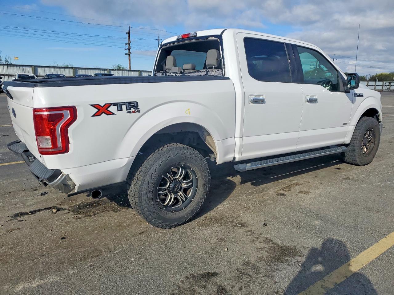 2015 FORD F150 SUPERCREW photo 3