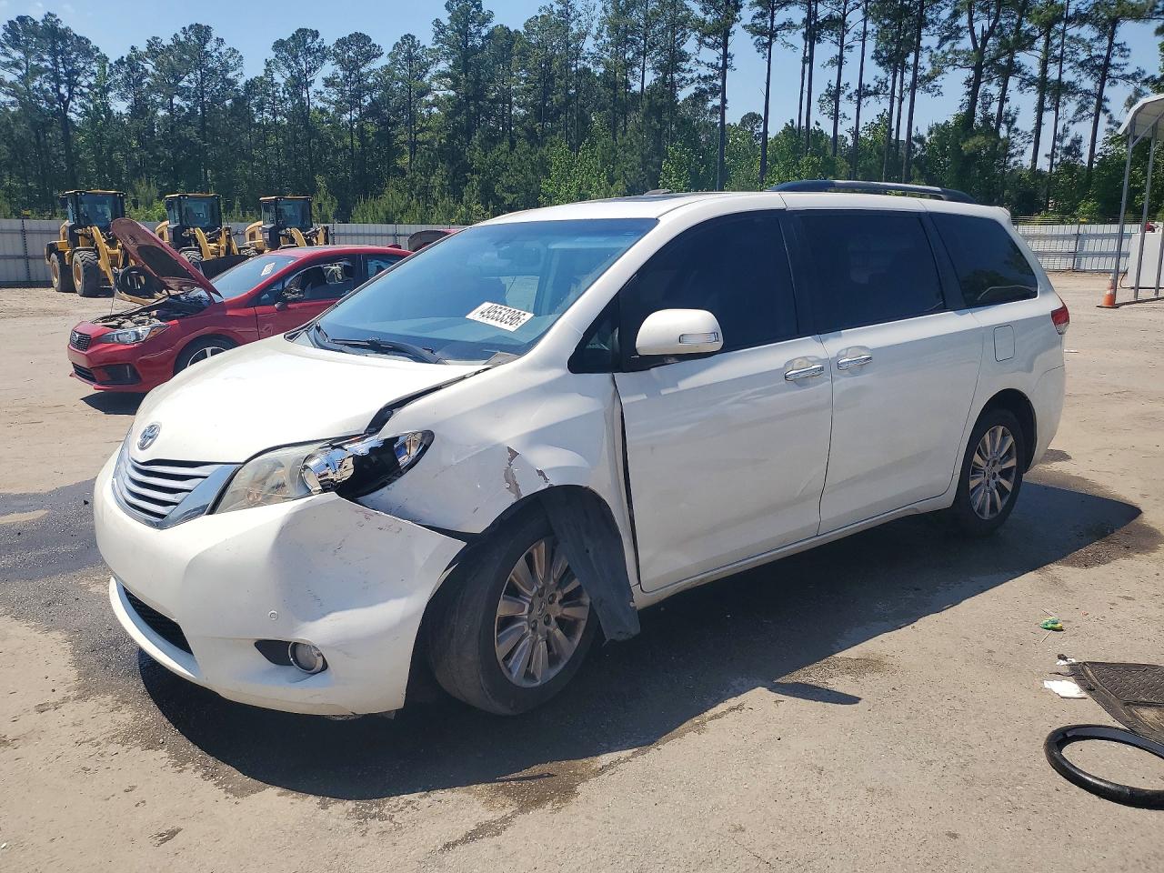 2013 TOYOTA SIENNA