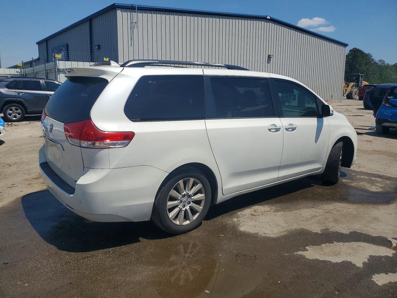 2013 TOYOTA SIENNA LIMITED 7-PASSENGER photo 7