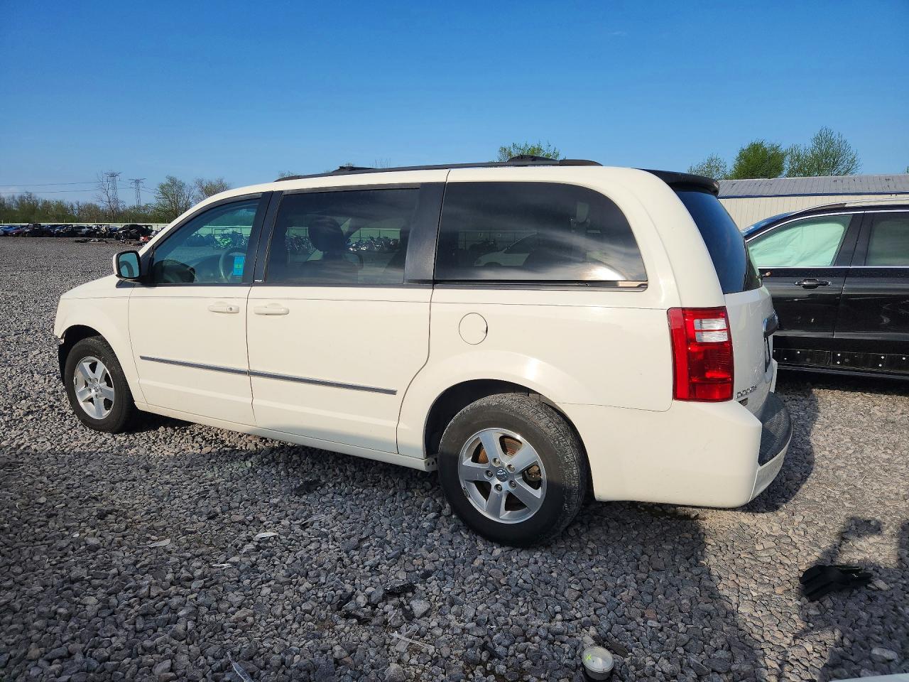 2010 DODGE GRAND CARAVAN SXT photo 4