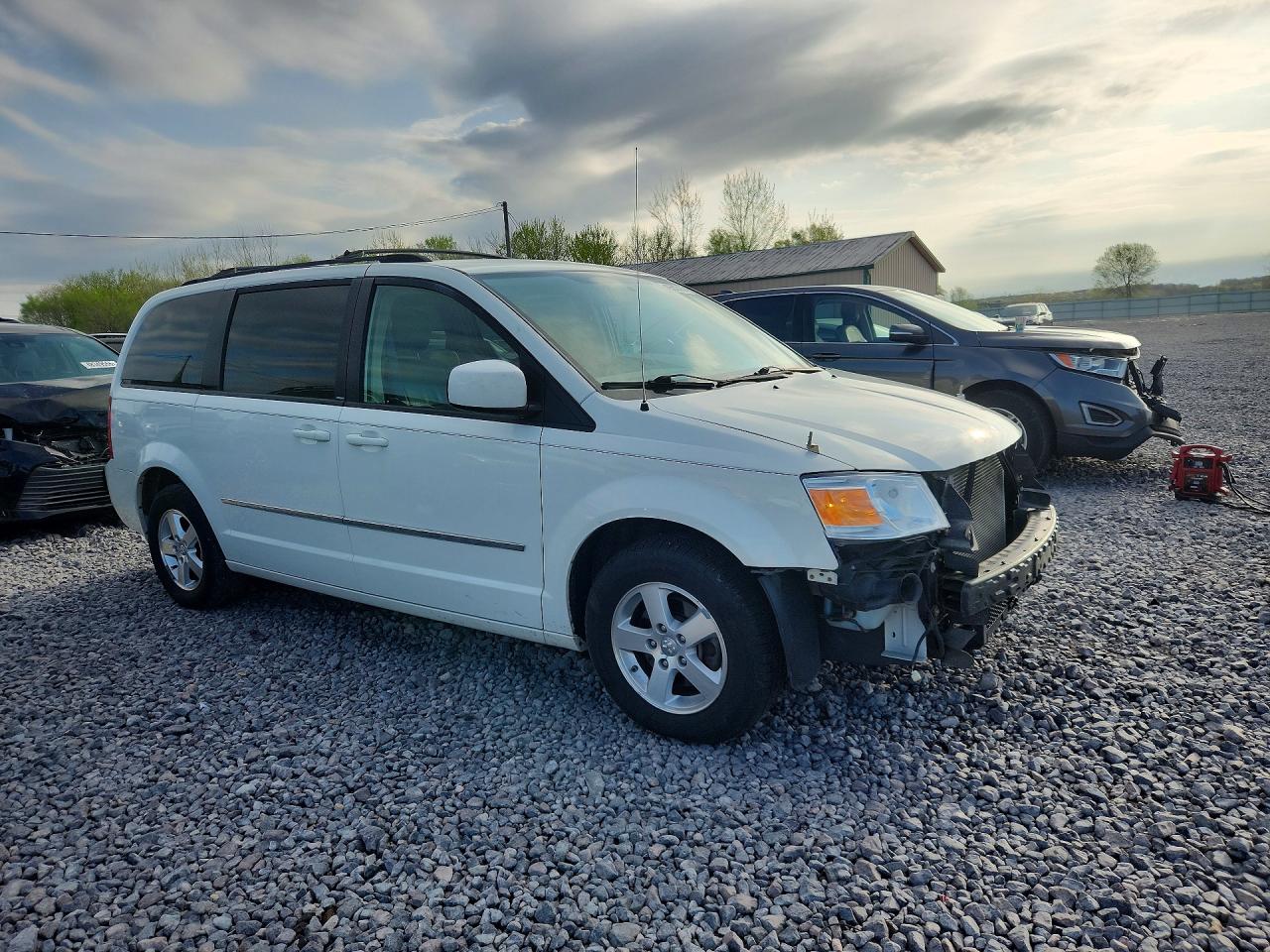 2010 DODGE GRAND CARAVAN SXT photo 10