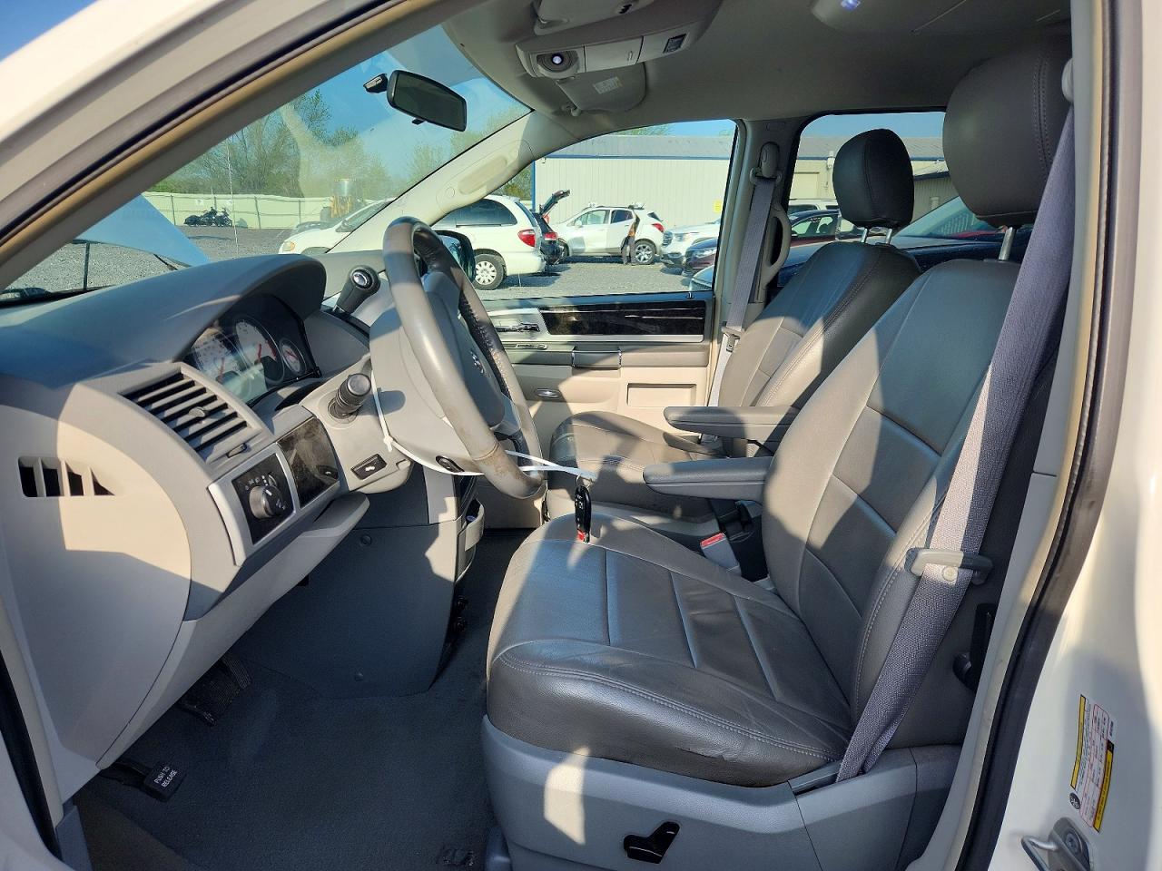 2010 DODGE GRAND CARAVAN SXT photo 19