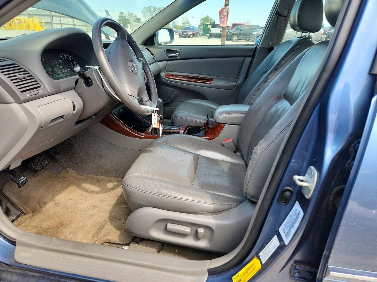2002 TOYOTA CAMRY LE photo 19