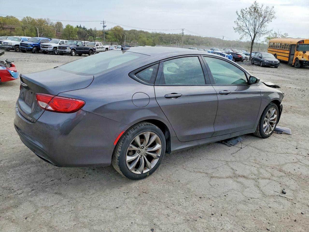 2015 CHRYSLER 200 S photo 5