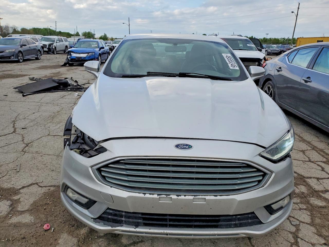 2017 FORD FUSION SE photo 9