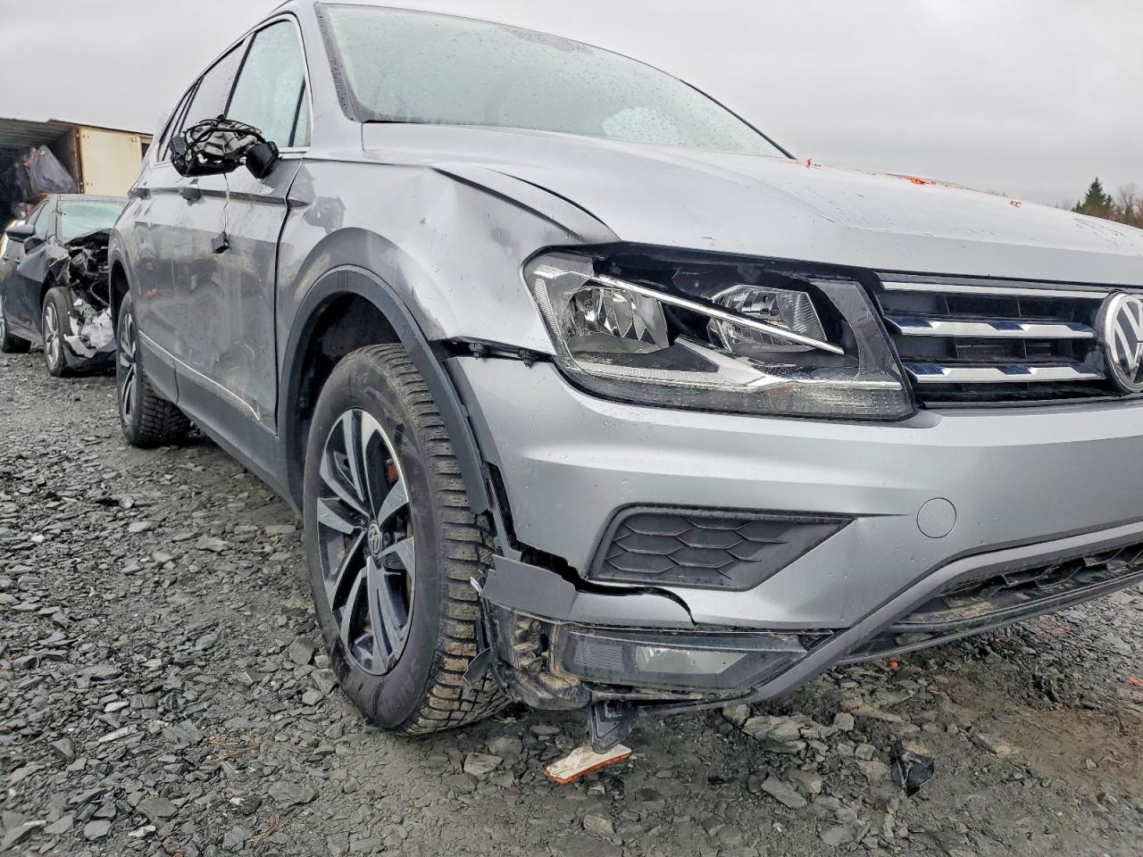 2021 VOLKSWAGEN TIGUAN SE photo 25