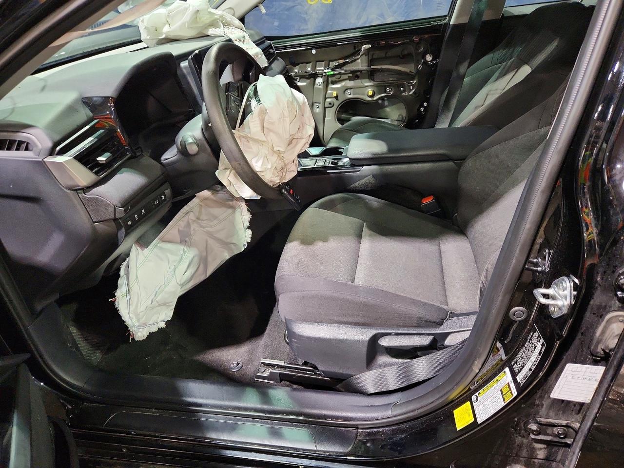 2025 TOYOTA CAMRY LE photo 7