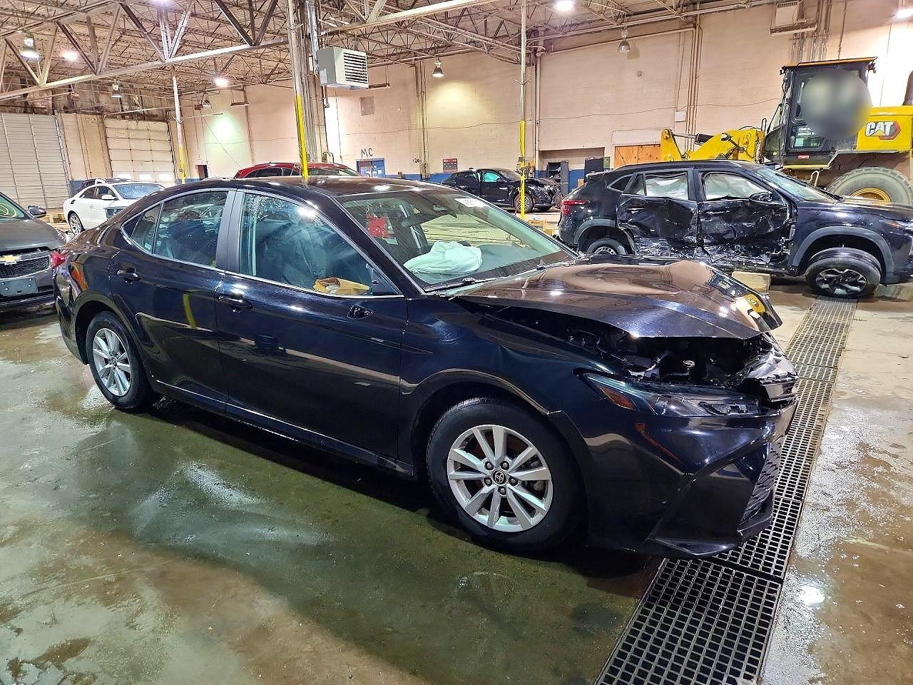 2025 TOYOTA CAMRY LE photo 4