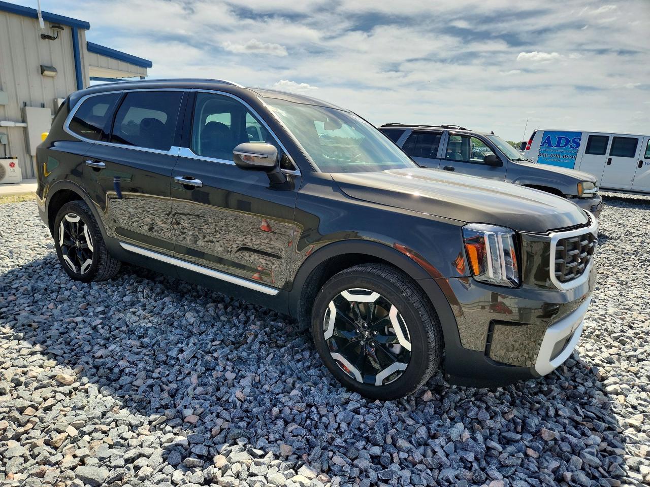 2025 KIA TELLURIDE S photo 7