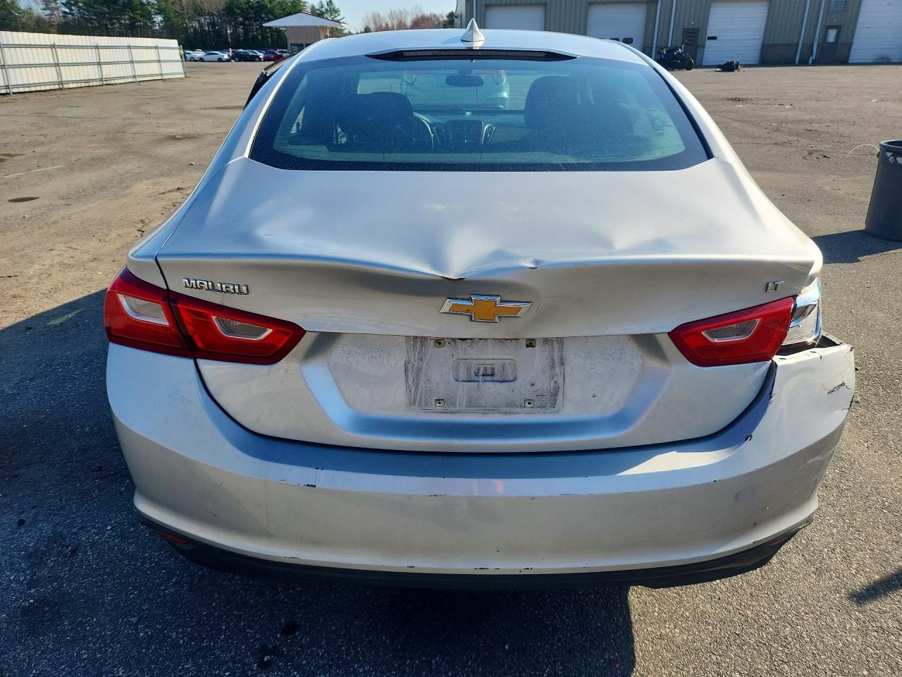 2017 CHEVROLET MALIBU LT photo 11