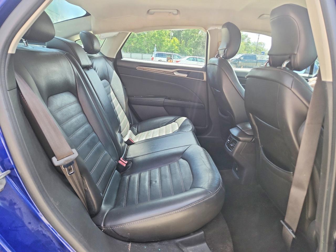 2013 FORD FUSION SE photo 28