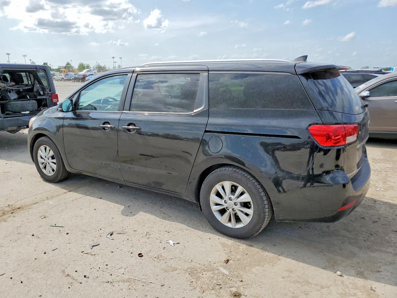 2017 KIA SEDONA LX photo 2