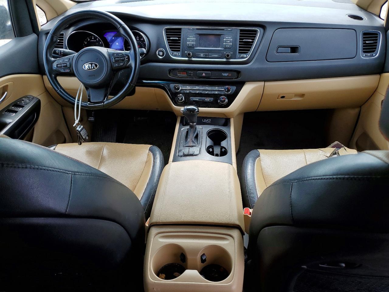 2017 KIA SEDONA LX photo 8