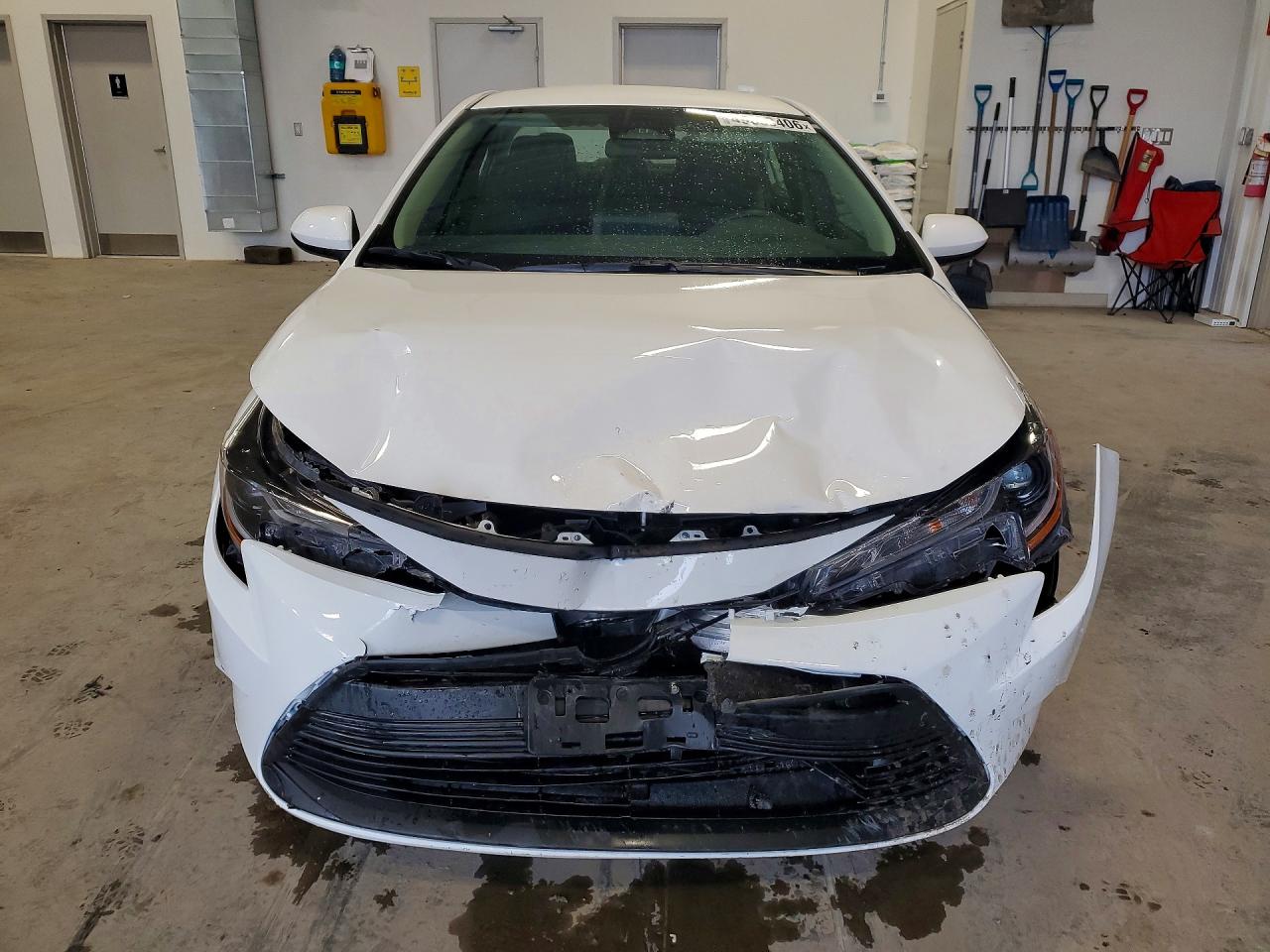 2025 TOYOTA COROLLA LE photo 13