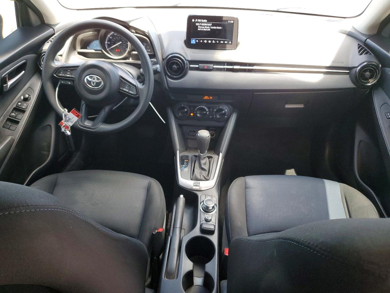 2019 TOYOTA YARIS L photo 15