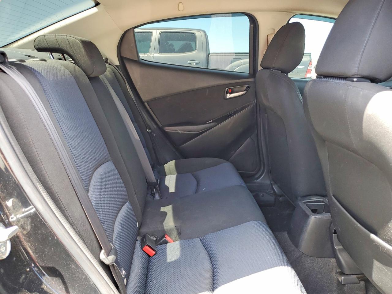 2019 TOYOTA YARIS L photo 19