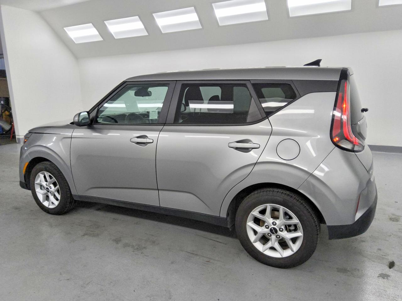 2024 KIA SOUL LX photo 4