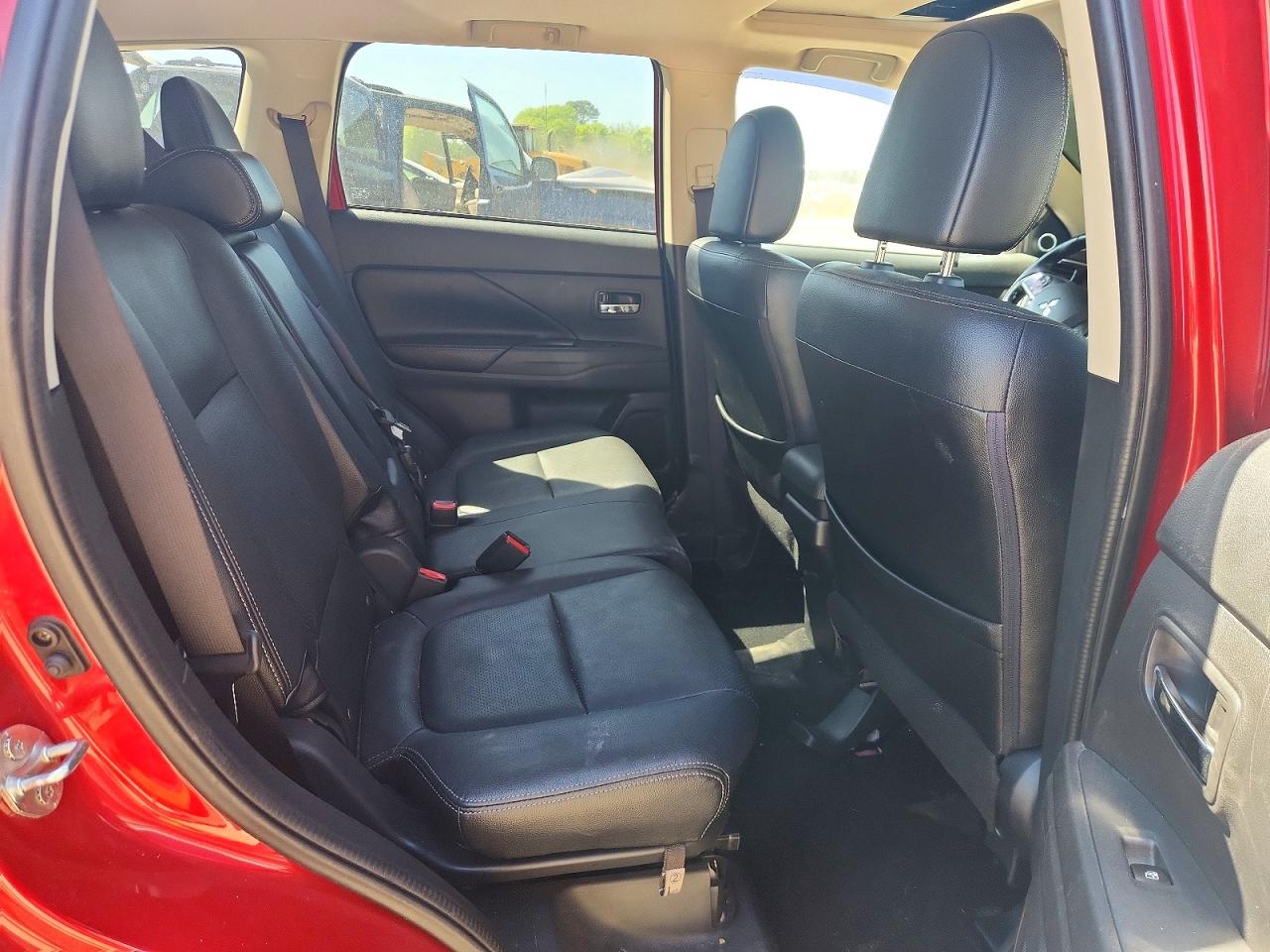 2016 MITSUBISHI OUTLANDER SE photo 21