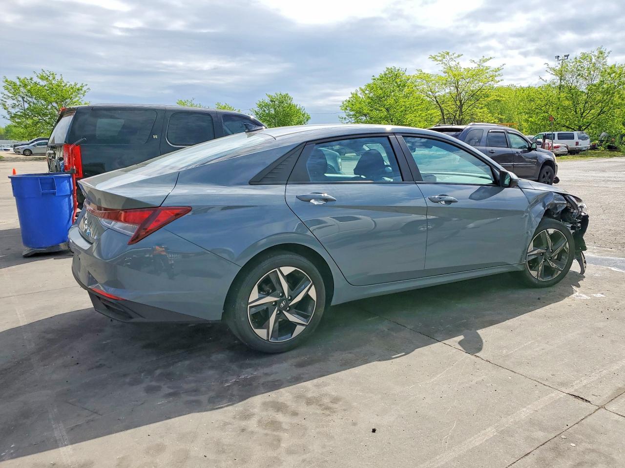 2023 HYUNDAI ELANTRA SEL photo 5