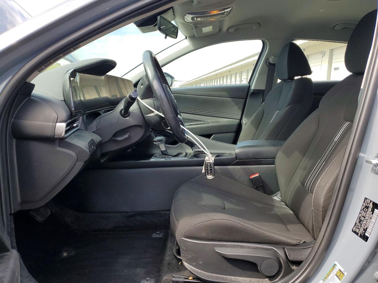 2023 HYUNDAI ELANTRA SEL photo 13