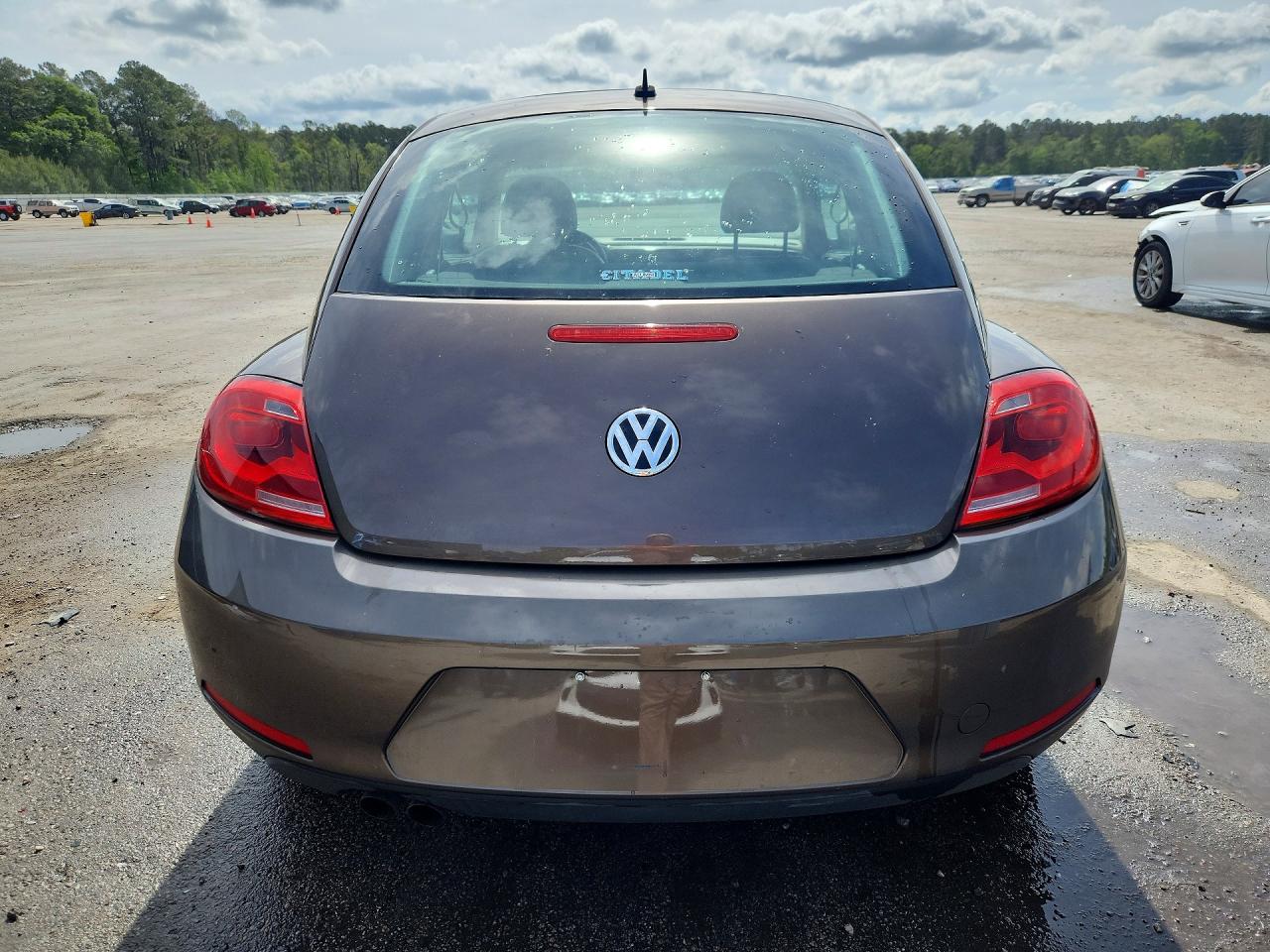 2013 VOLKSWAGEN BEETLE photo 11