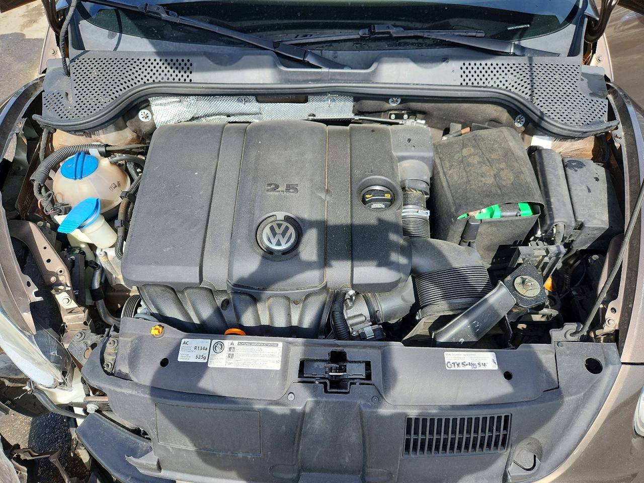 2013 VOLKSWAGEN BEETLE photo 21