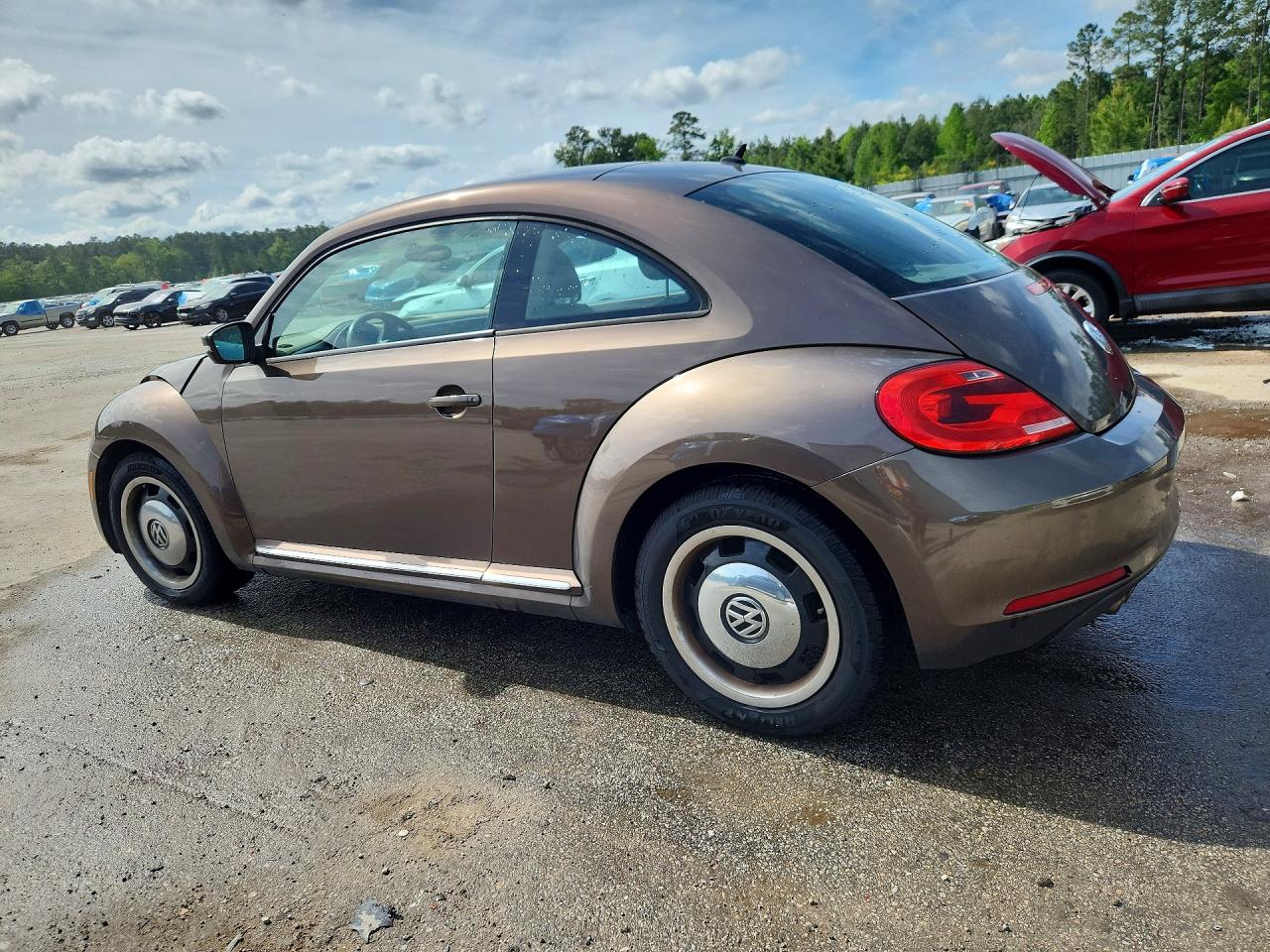 2013 VOLKSWAGEN BEETLE photo 3