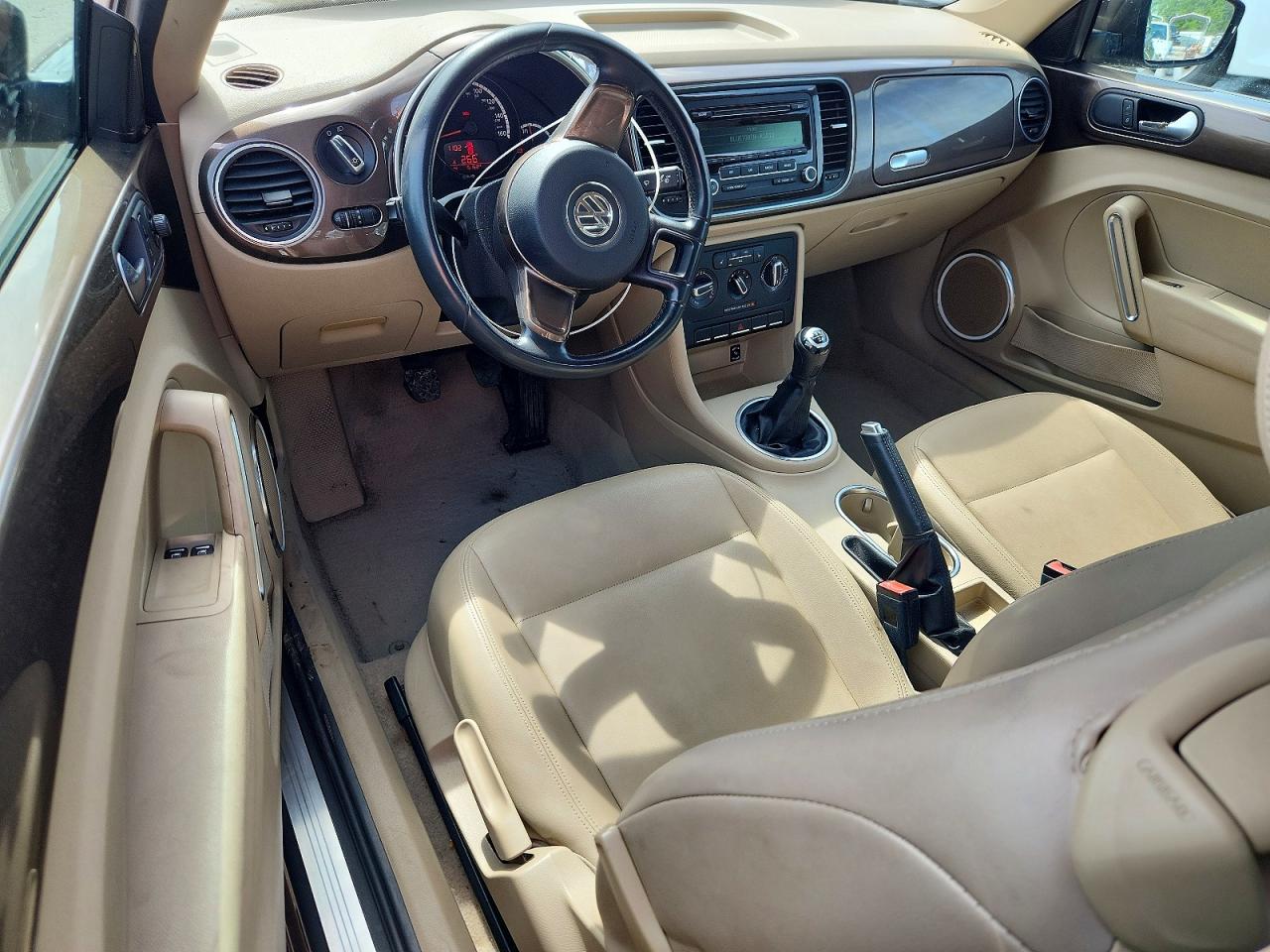 2013 VOLKSWAGEN BEETLE photo 15