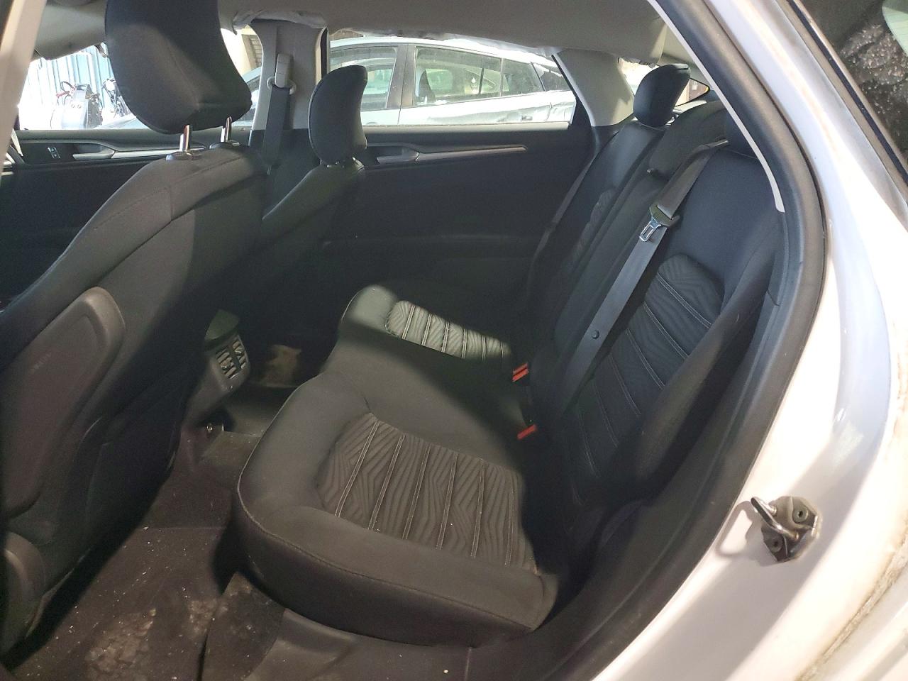 2016 FORD FUSION SE photo 28