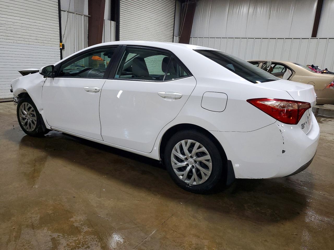 2019 TOYOTA COROLLA LE photo 3