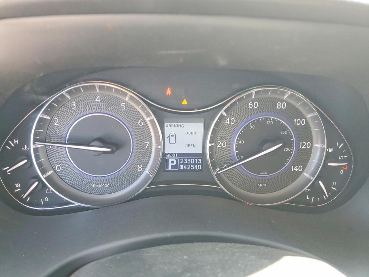 2012 INFINITI QX56 BASE photo 25