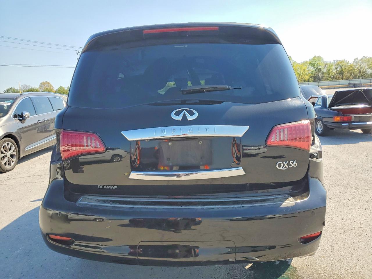 2012 INFINITI QX56 BASE photo 16