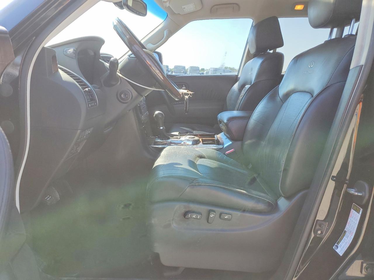 2012 INFINITI QX56 BASE photo 19
