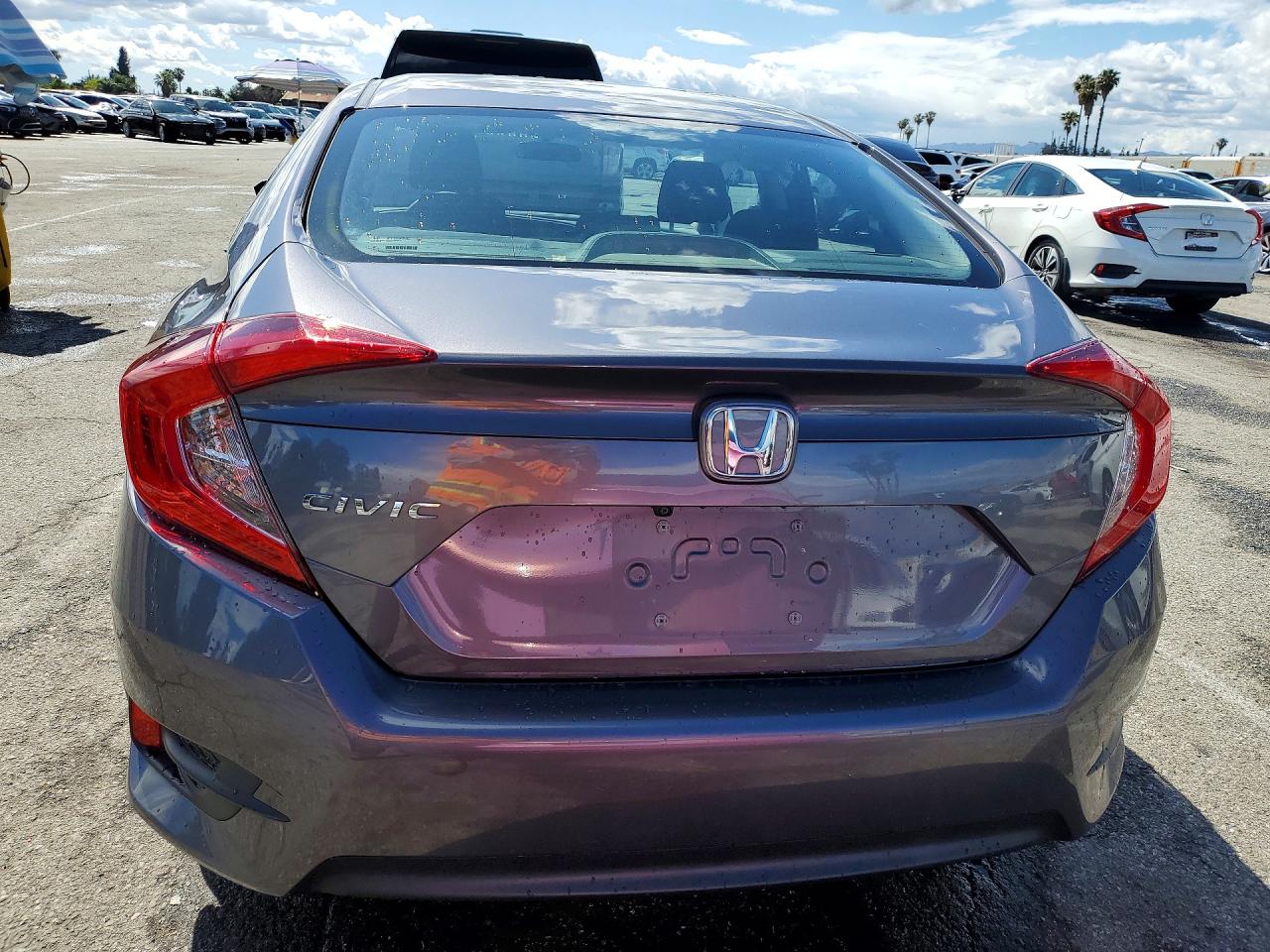 2017 HONDA CIVIC LX photo 11