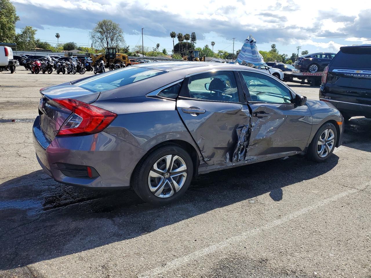 2017 HONDA CIVIC LX photo 5