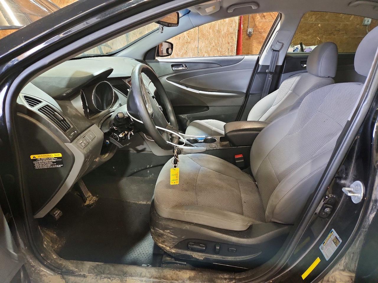 2013 HYUNDAI SONATA GLS photo 19