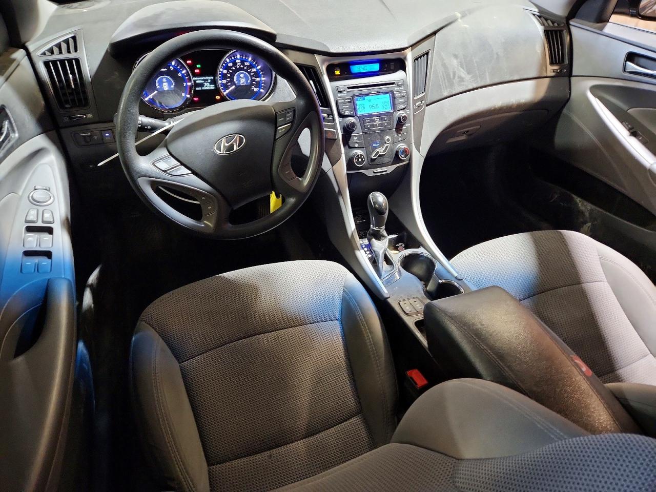 2013 HYUNDAI SONATA GLS photo 22