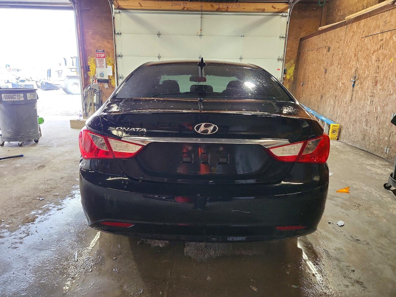 2013 HYUNDAI SONATA GLS photo 16