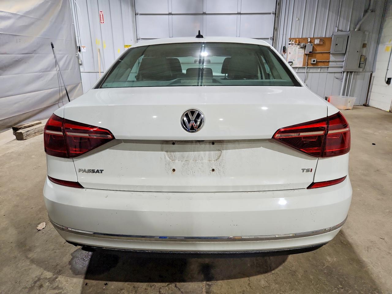 2019 VOLKSWAGEN PASSAT WOLFSBURG photo 11
