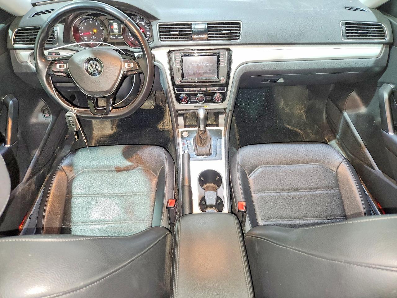 2019 VOLKSWAGEN PASSAT WOLFSBURG photo 15
